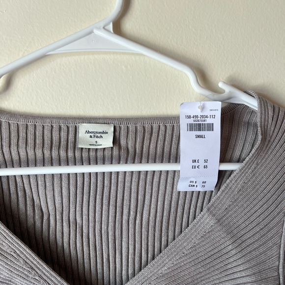 Abercrombie Sweater Crop Top - Beige - Picture 2 of 3